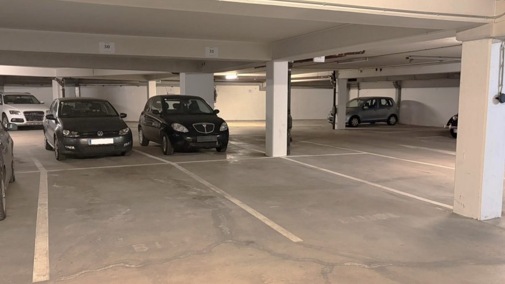 Tiefgaragenstellplatz