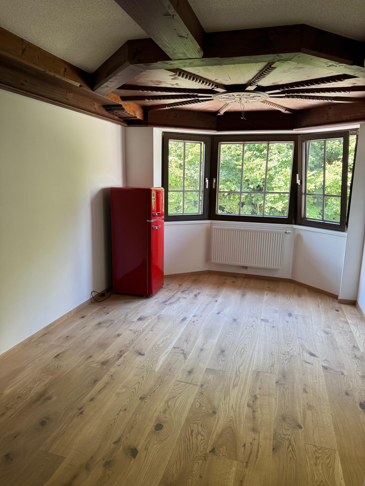 Wohnküche mit Erker der Mietwohnung Kinkstraße 23 in Kufstein